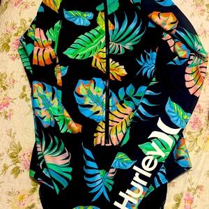 Hurley long sleeve bathing suit never worn